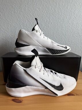 Nike GT Jump Academy Shoes Mens 10 White Black Basketball Sneakers